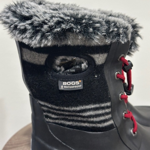 Bogs Arcata Cozy Plaid Winter Boots - Picture 5 of 12